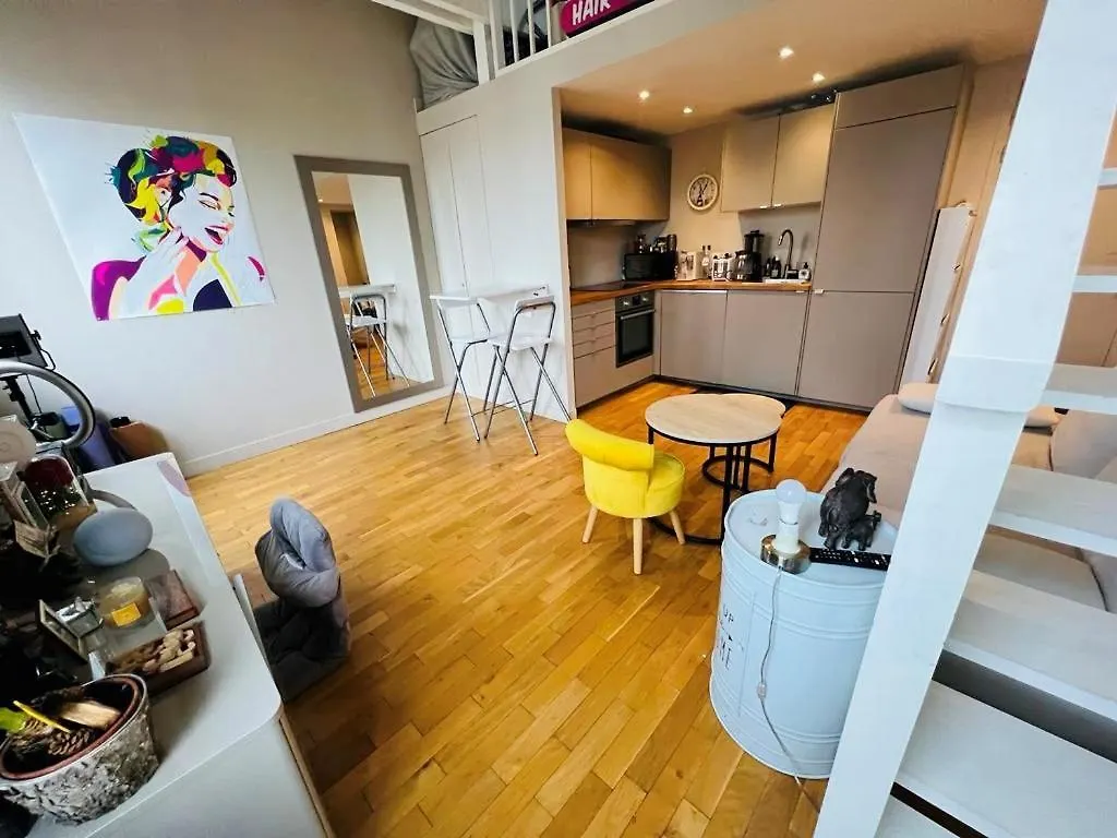 Saint Dominique - Eiffel Tower View - Paris 7 Apartment